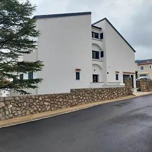 apartments-cukar.primorje-gorskikotar.com/